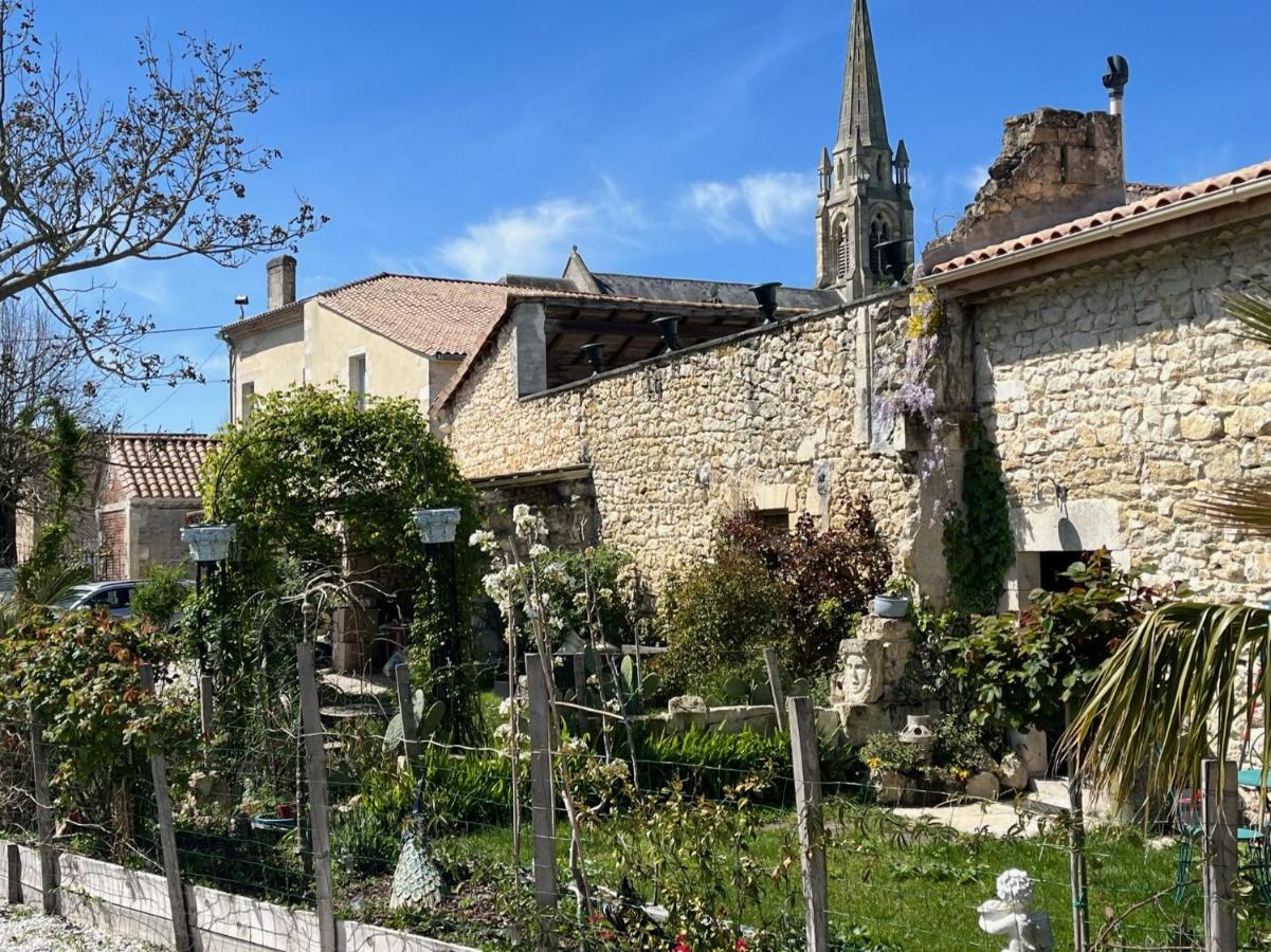 La Maison Blanche A Saint-Yzans-De-Medoc Acomodação com café da manhã Exterior foto